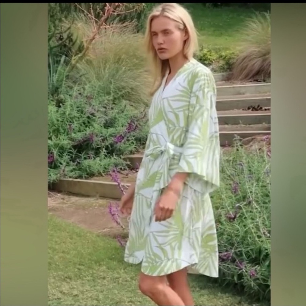 NWT Piyama Short Kimono Robe S/M in jungle Palm